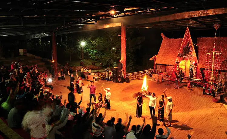 Tour Cồng chiêng Tây Nguyên